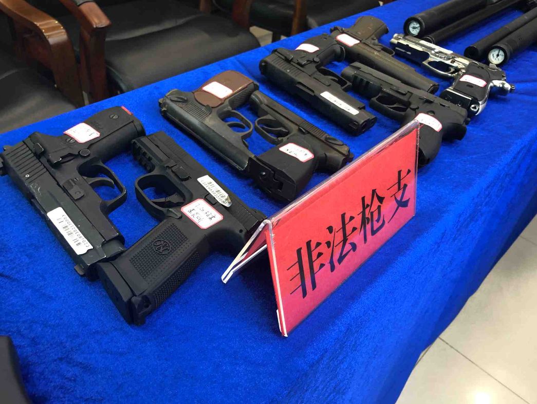 枪支发烧友竟偷带气枪入境！深圳公安联手海关，抓！