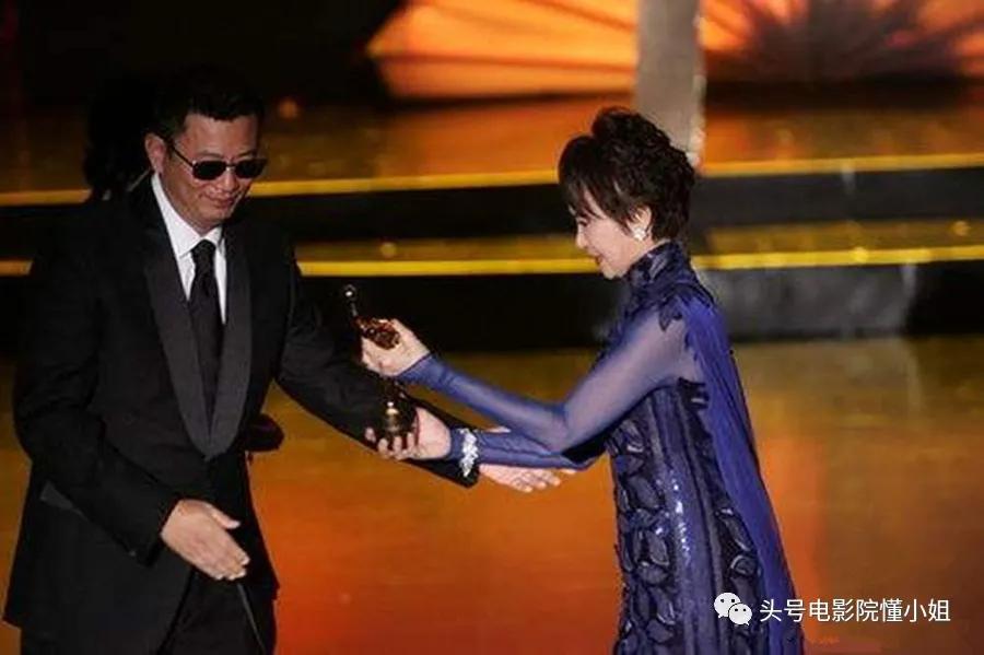 周星驰金像奖最佳男主角获奖视频,香港电影金像奖周润发夺影帝