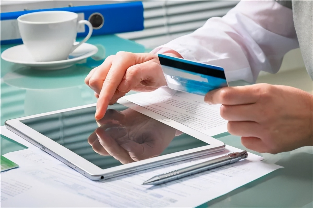 什么情况信用卡额度从6万降为0元,信用卡额度降为0元怎么办