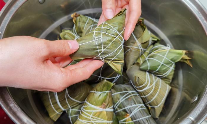 正确煮粽子粽子要煮多久,煮粽子的正确做法用冷水还是热水