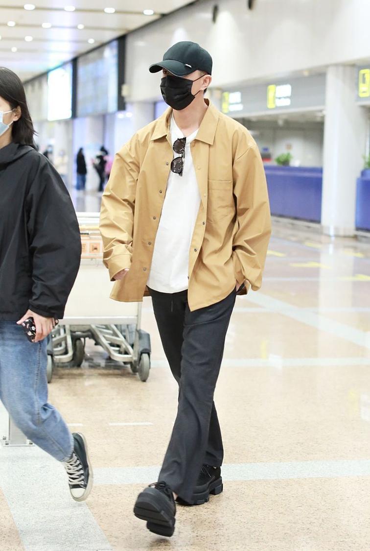 牛仔外套韩庚,韩庚牛仔外套搭配图片