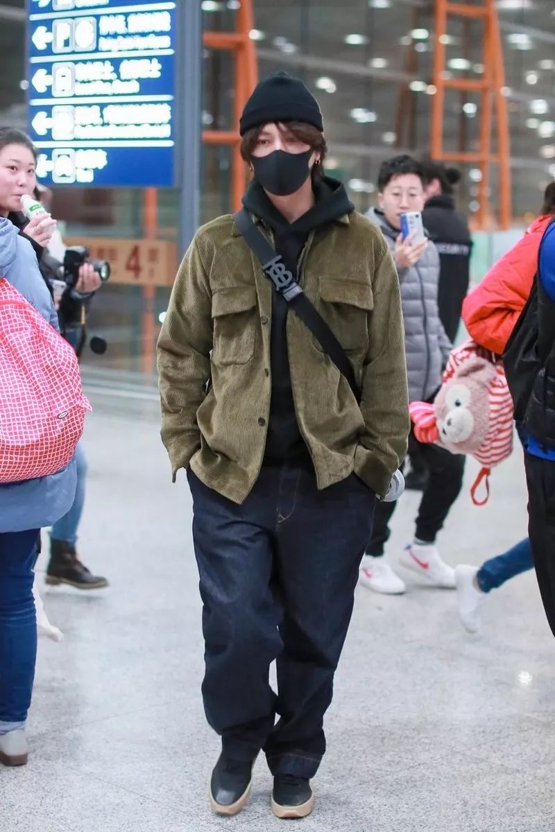 陈坤穿搭风格,怎样穿搭才减龄男