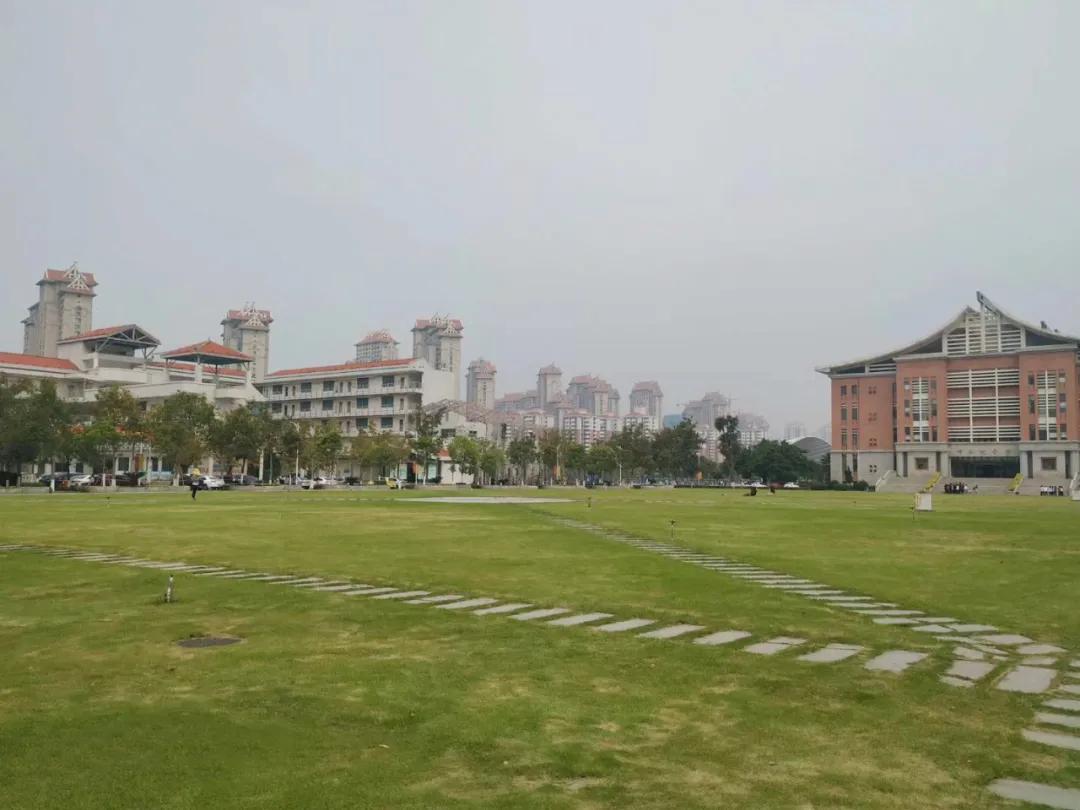 厦门最全旅游攻略！最不推荐吃住在曾厝垵，和农贸集市差不多