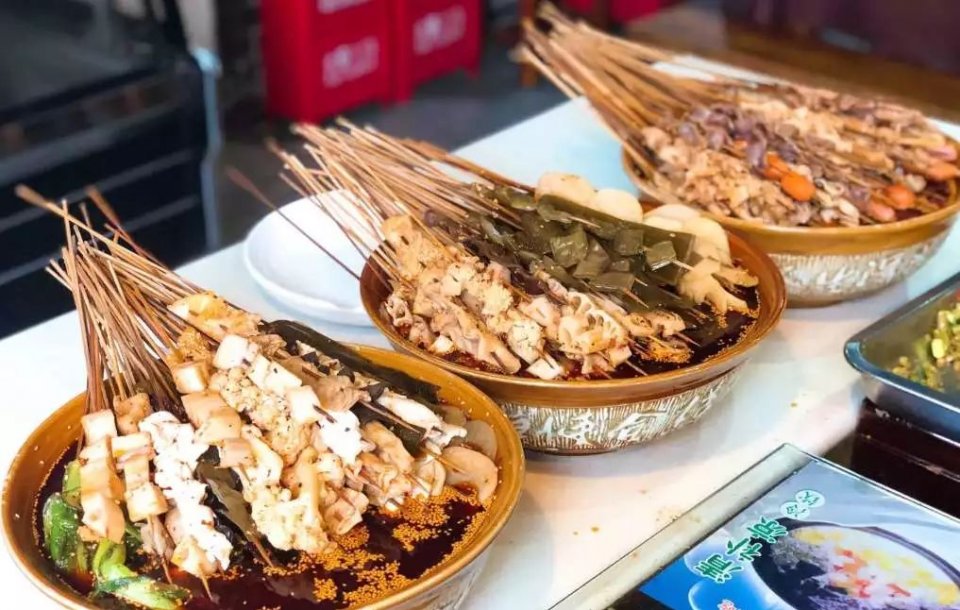 春熙路十大必吃美食街在哪,成都春熙路后面吃货一条街