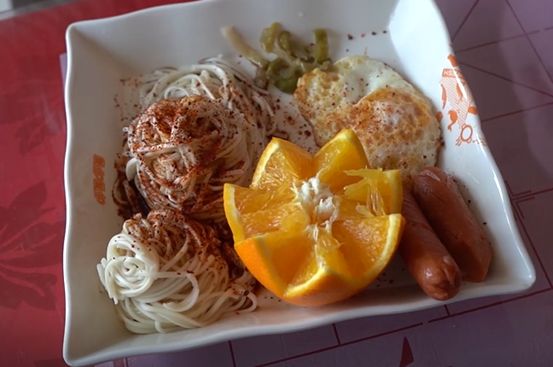 坐拥好几十辆豪车,坐拥千万豪宅是种什么体验