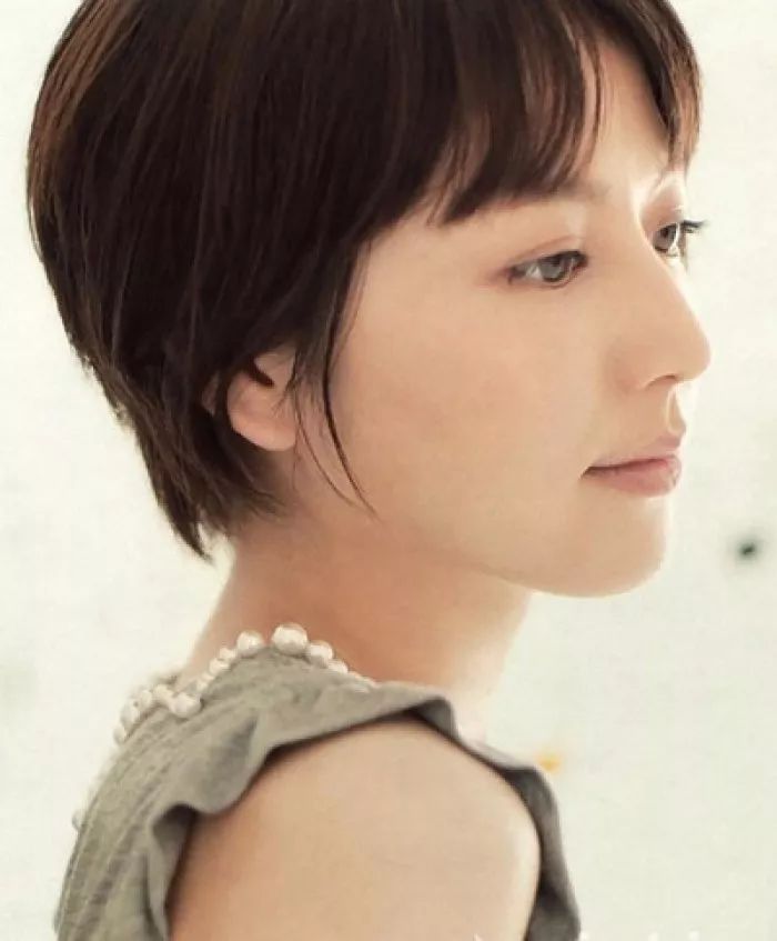 圆脸短发发型女2021流行发型日系,适合脸大圆脸的发型只剪不烫