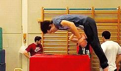 荷兰弟蜘蛛侠复联4高光时刻,蜘蛛侠荷兰弟徒手接冬兵