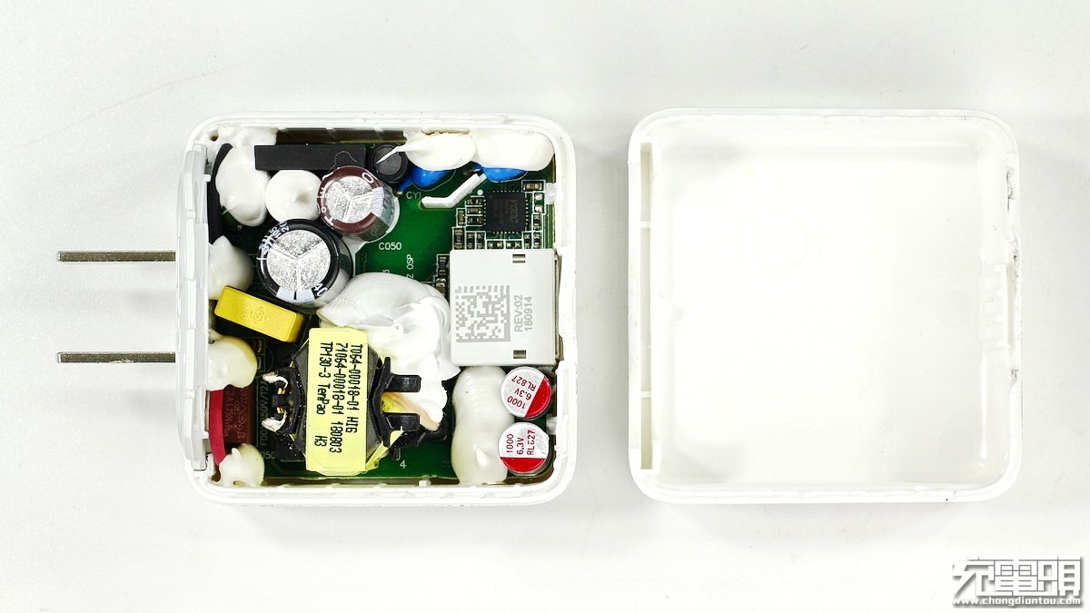 oppo手机电源适配器怎么拆开,拆解报告oppo240w无线快充手机