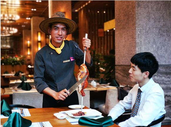 成都温江的一颗明珠,海鲜自助餐+巴西烤肉,还有猪猪侠来啦