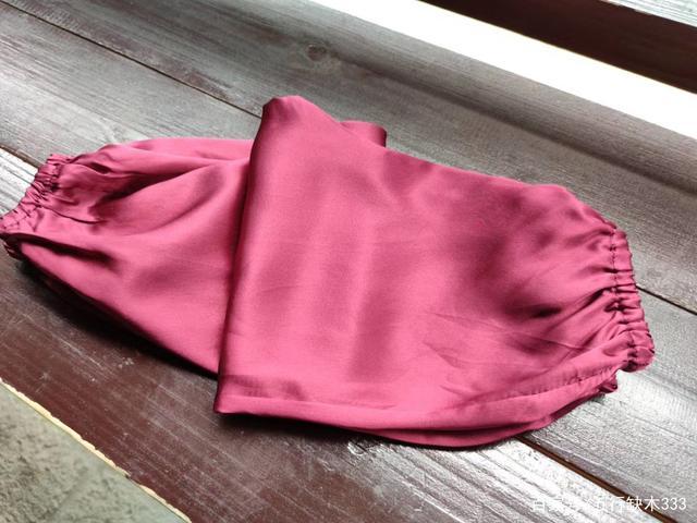 怎么选牛仔面料衣服质量,牛仔衣服面料的介绍