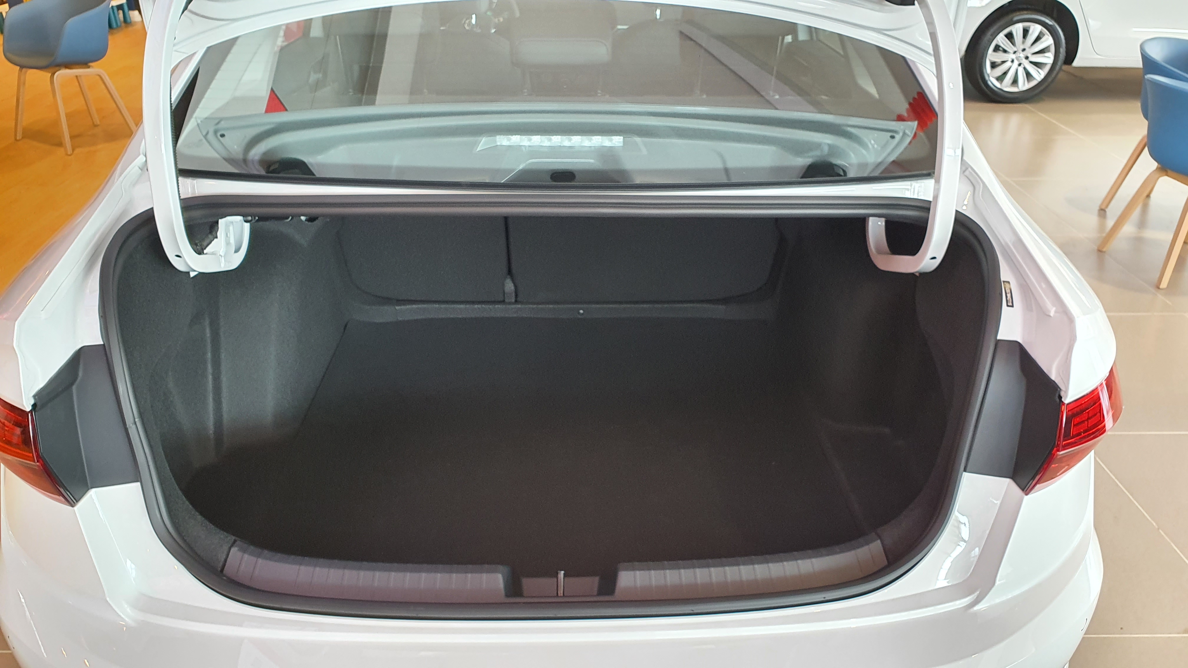 新款大众速腾1.5t最低配测评,2013款速腾自动1.6自吸的油耗多少