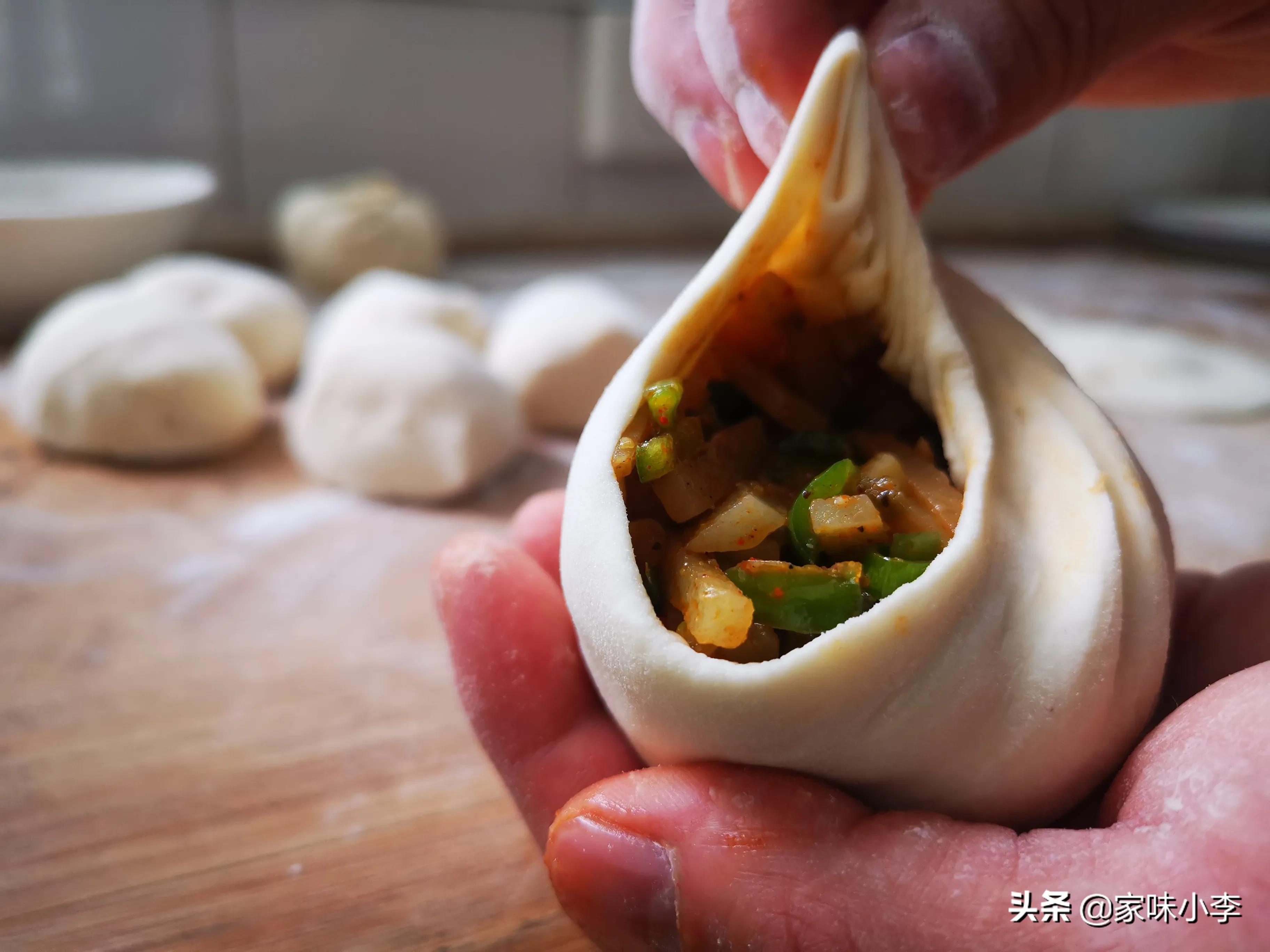 冷冻包子生坯是冷水蒸还是开水蒸,蒸包子时怎么才能让包子蓬松好吃