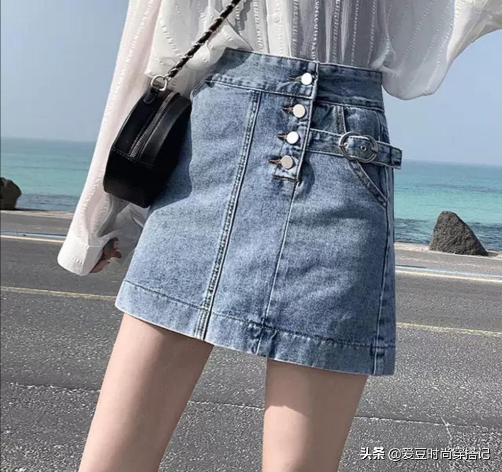 小个子女生牛仔裙配什么上衣,适合小个子女生穿的牛仔裙