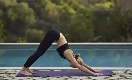 每天坚持5分钟脸部瑜伽,脸部瑜伽每天必练10个动作紧致