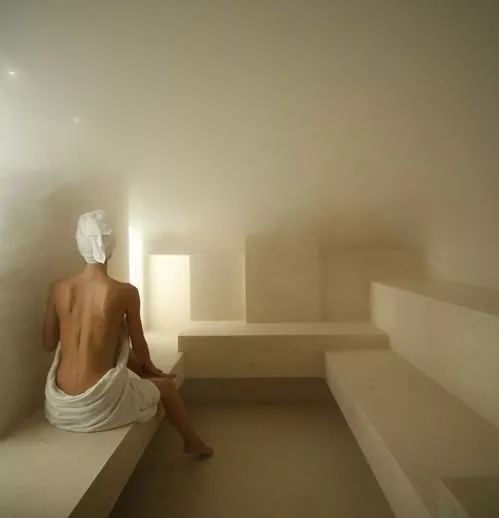 一丝不挂？探索欧洲男女混浴初体验