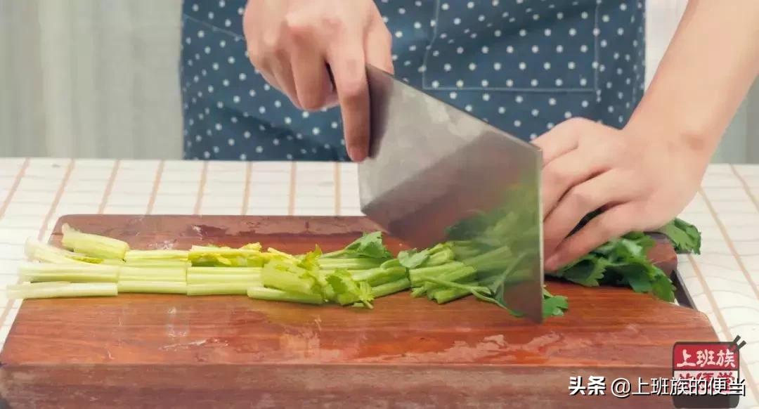 牛排火锅怎么做又嫩又好吃,怎样做牛排火锅才好吃