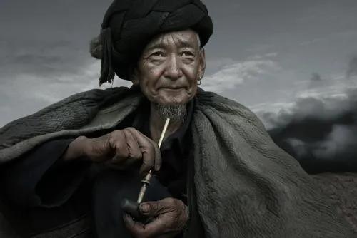 彝族和回族是一个民族吗,彝族是属于什么民族