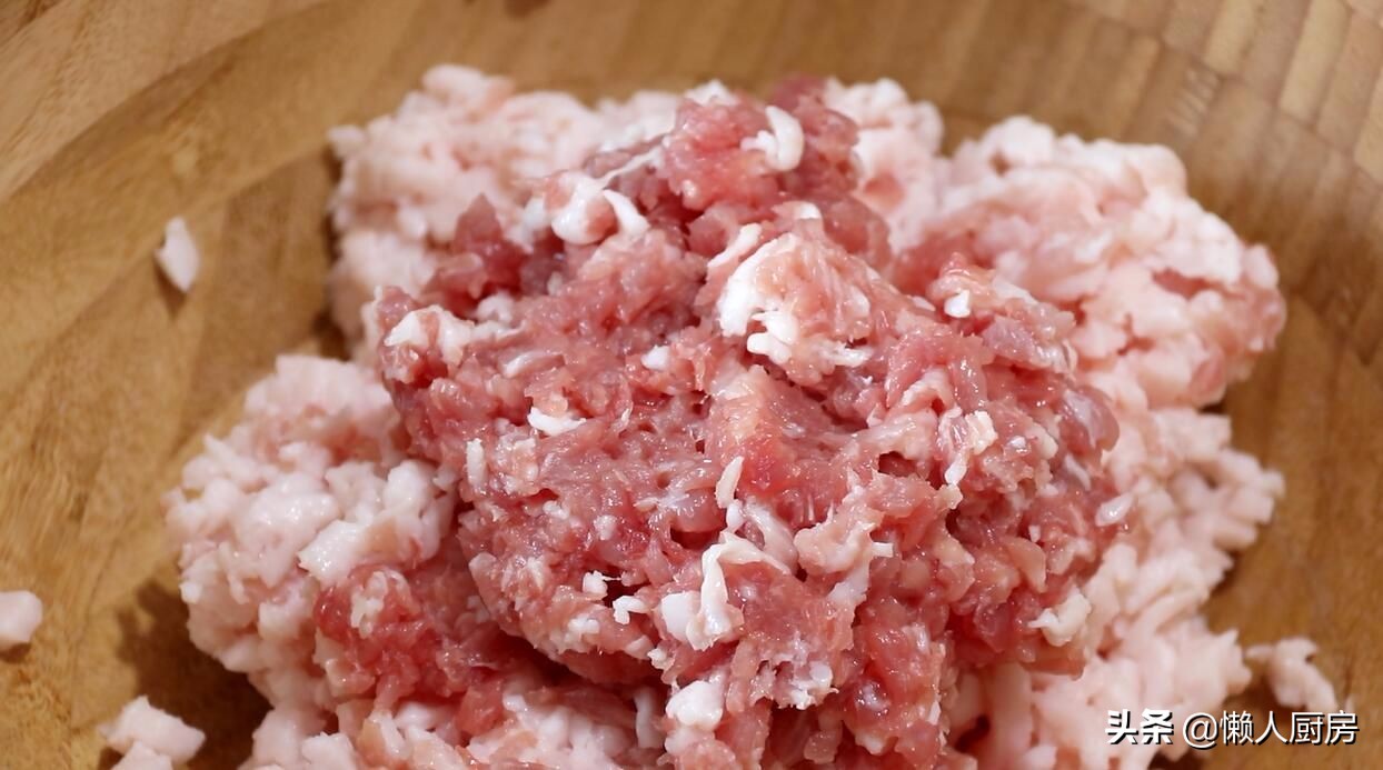 蟹味狮子头的做法,纯手工制作蟹粉狮子头