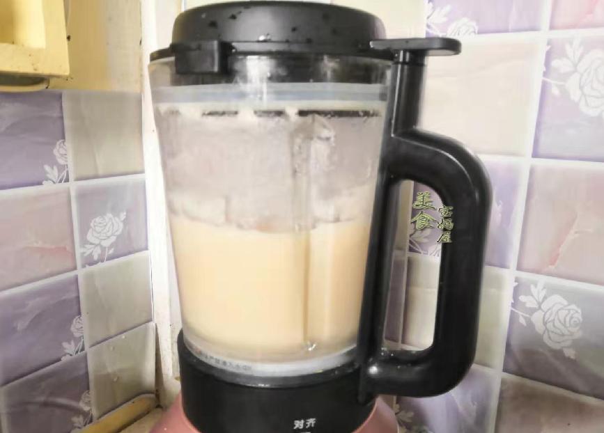 冬天孩子咳嗽，用梨做成水果馒头，孩子特别爱吃还可缓解预防咳嗽