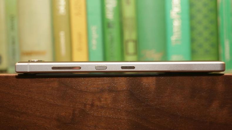 “没落皇族”的逆袭，全键盘BlackBerryKEY2