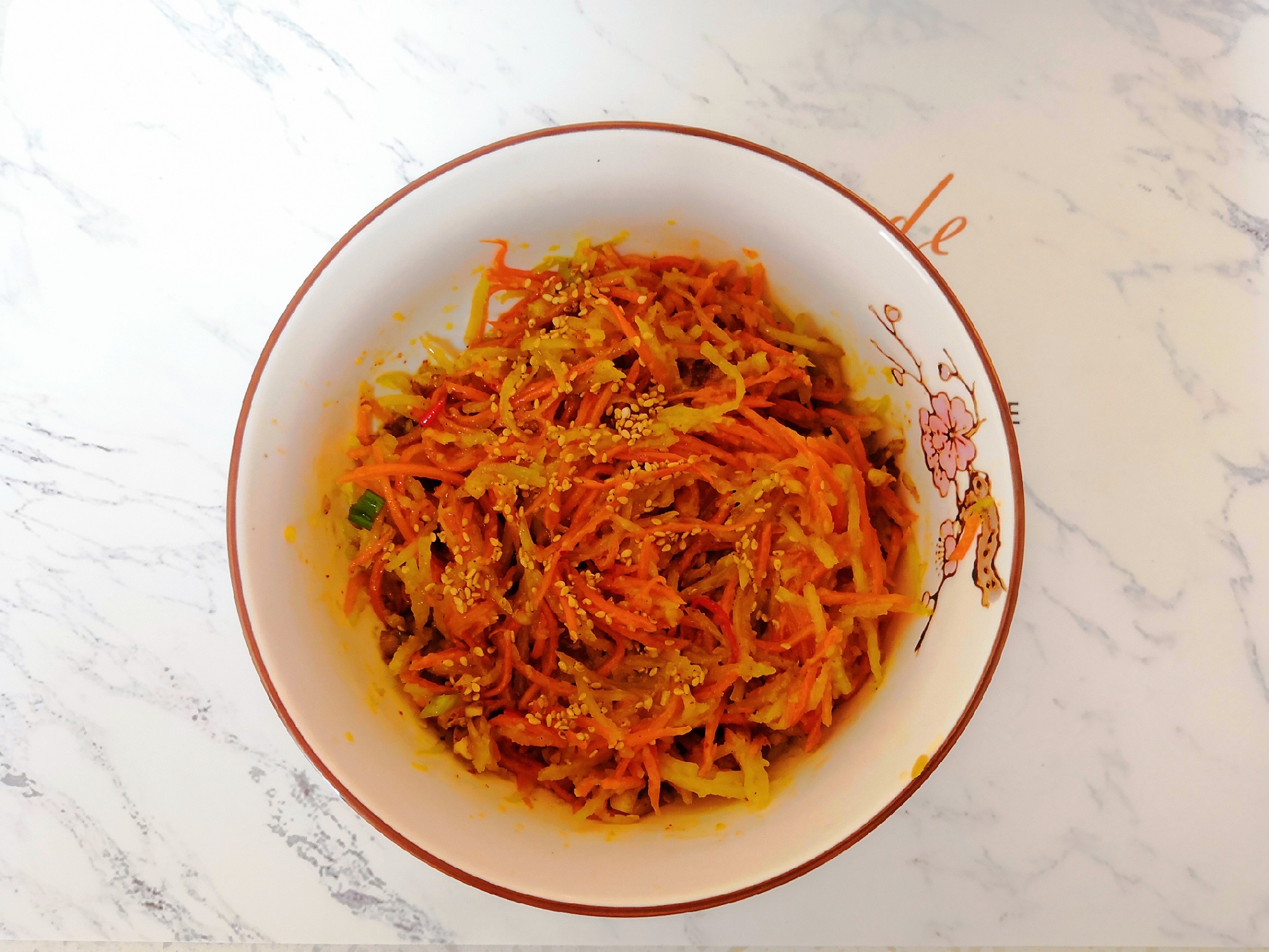 一个土豆和胡萝卜可以做什么美食,土豆和胡萝卜不加配料的神仙吃法