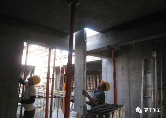 铝合金模板怎么和木模达到持平,木模板铝模施工