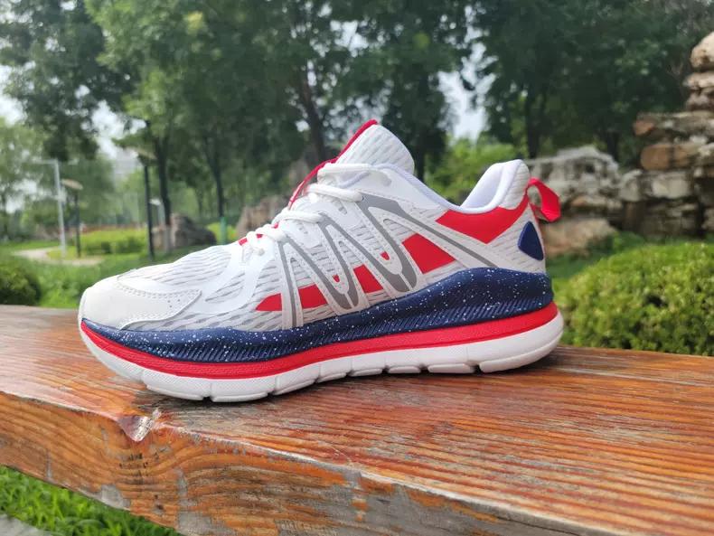 国潮摔跟头?别再崇洋媚外,试试这双真正适合中国人的跑鞋