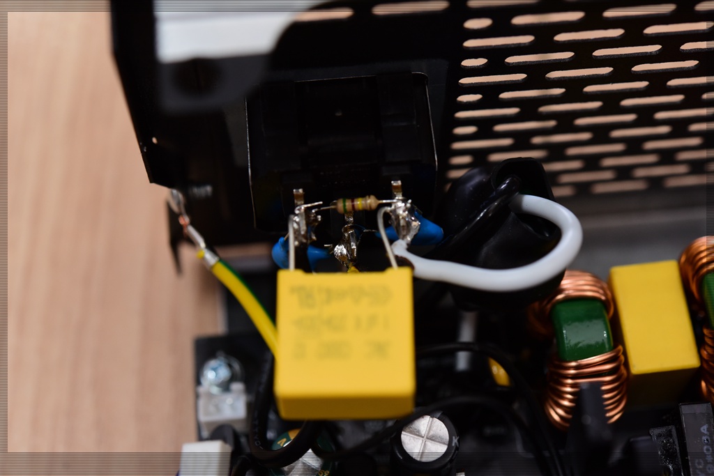 爱国者es650什么电容,爱国者yogo电源es650