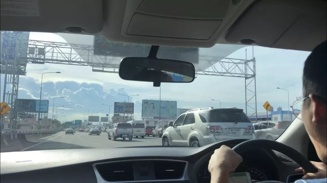 泰国开夜车安全吗,在泰国开夜车