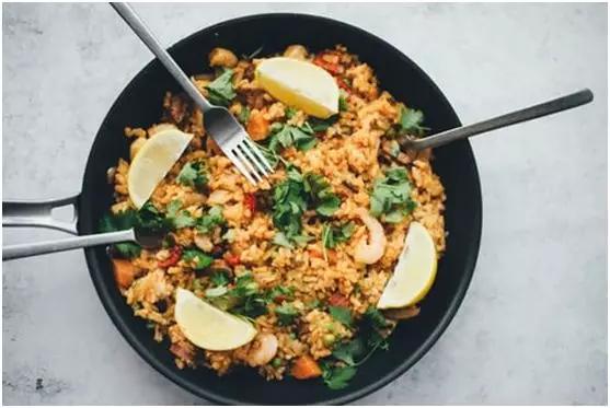 人到中年后容易大肚子怎么回事,36岁开始胖大肚腩怎么办