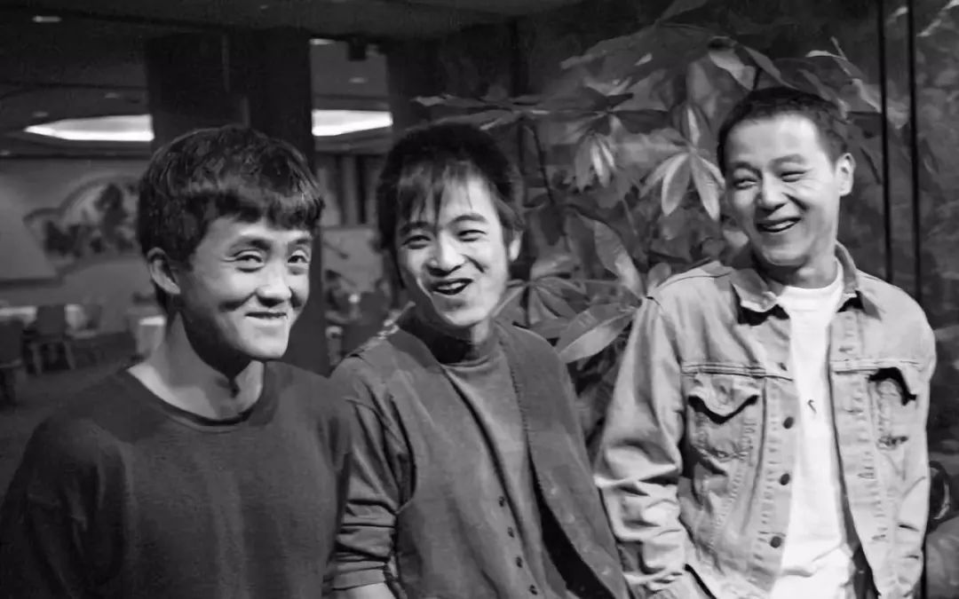 49岁窦唯近照曝光依然仙风道骨,窦唯到底是仙儿还是落魄