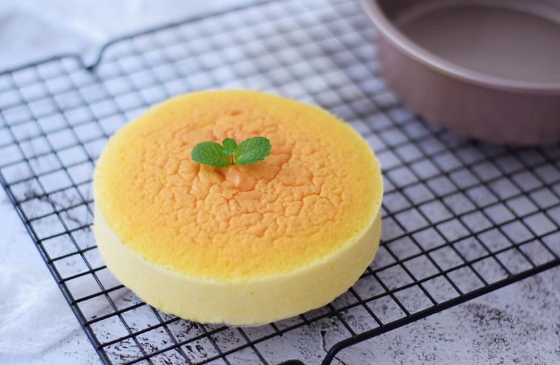 不用烤箱不用电饭煲做的酸奶蛋糕,电饭煲怎么做酸奶蛋糕简单又好吃