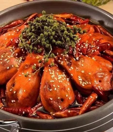 绝佳美味独特的干锅鸭,干锅鸭特色美食视频