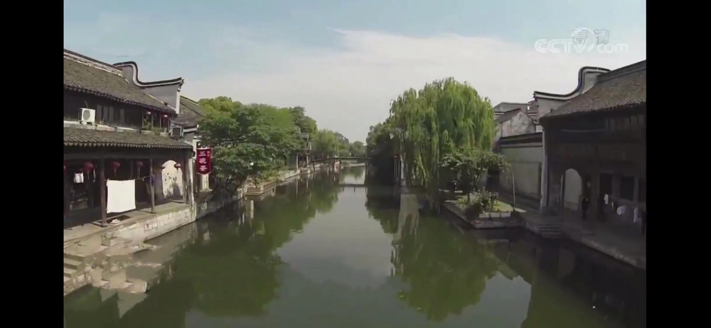 小镇，一碗面年入30万，一块糕年销售额上百万，它胜在何处？