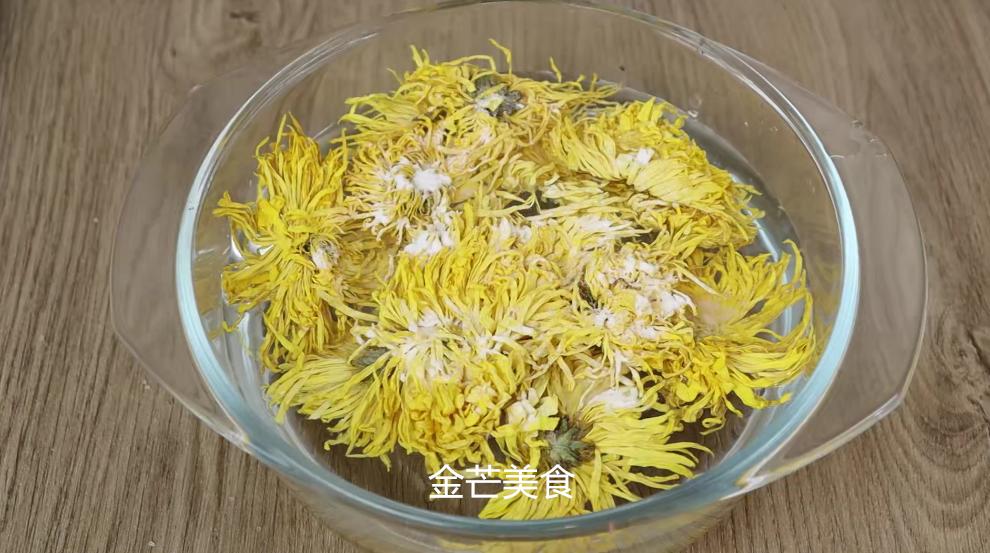 山楂干菊花泡水的正确的做法,山楂加菊花的功效与作用