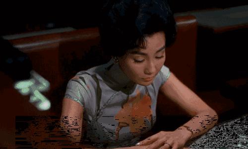 令人惊艳的旗袍服装,旗袍是中国女性的传统服装