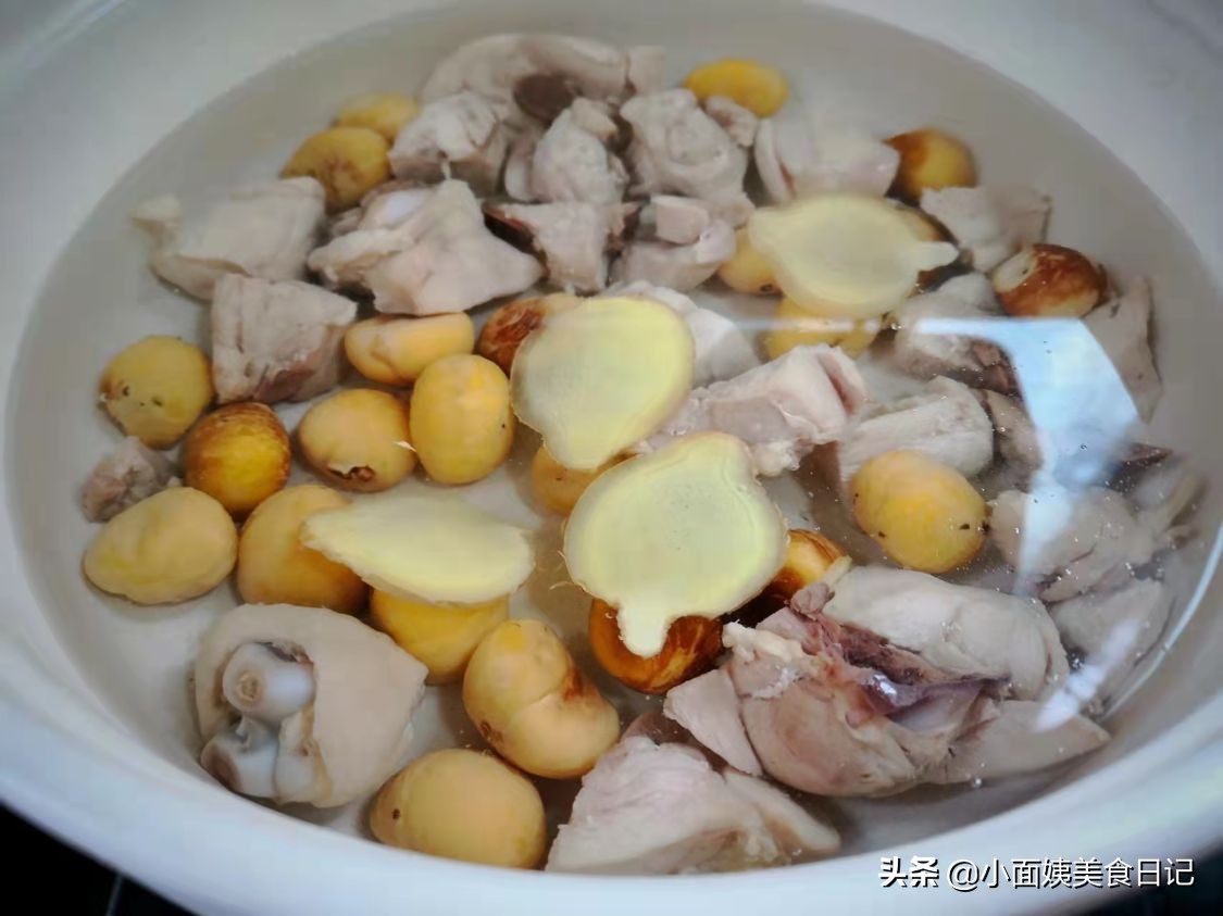 天冷煮啥汤给小孩暖身,天冷了老人小孩都要吃这三鲜汤