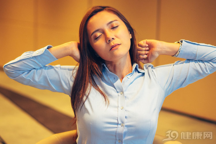 左眼跳财还是右眼皮跳灾,眼皮跳真的是左眼跳财右眼跳灾