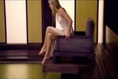 超模届传奇天神，维秘T台一脱惊艳世人，巅峰期竟突然退圈？