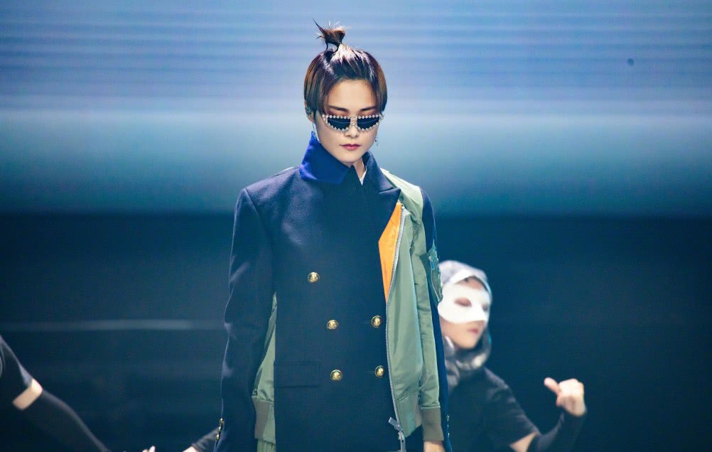 李宇春江苏卫视跨年皇后与梦想,李宇春跨年歌曲