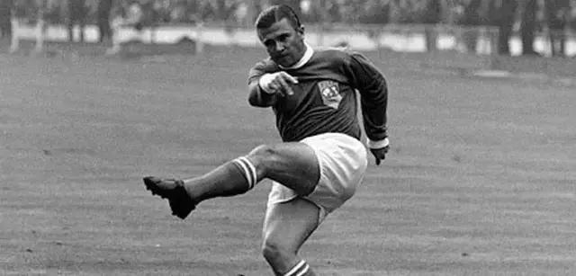 世界足坛目前十大巨星第一名,世界足坛历史十大巨星