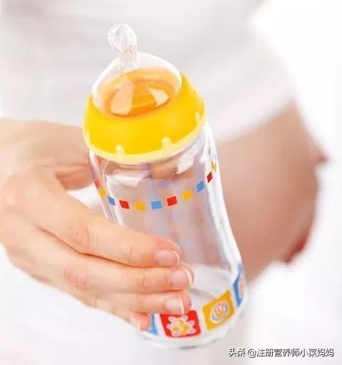 小孩洗奶瓶的正确方法,给十来天的宝宝洗奶瓶的正确方法