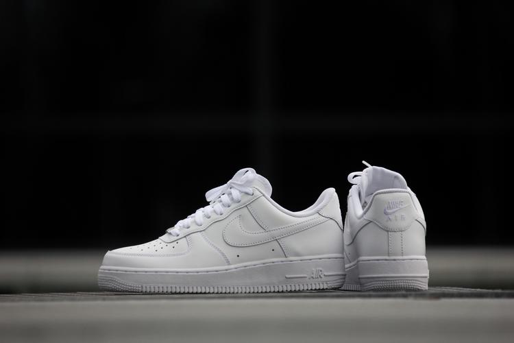 50年后，让你的孙子也穿上纯白AF1—日常吹AF1