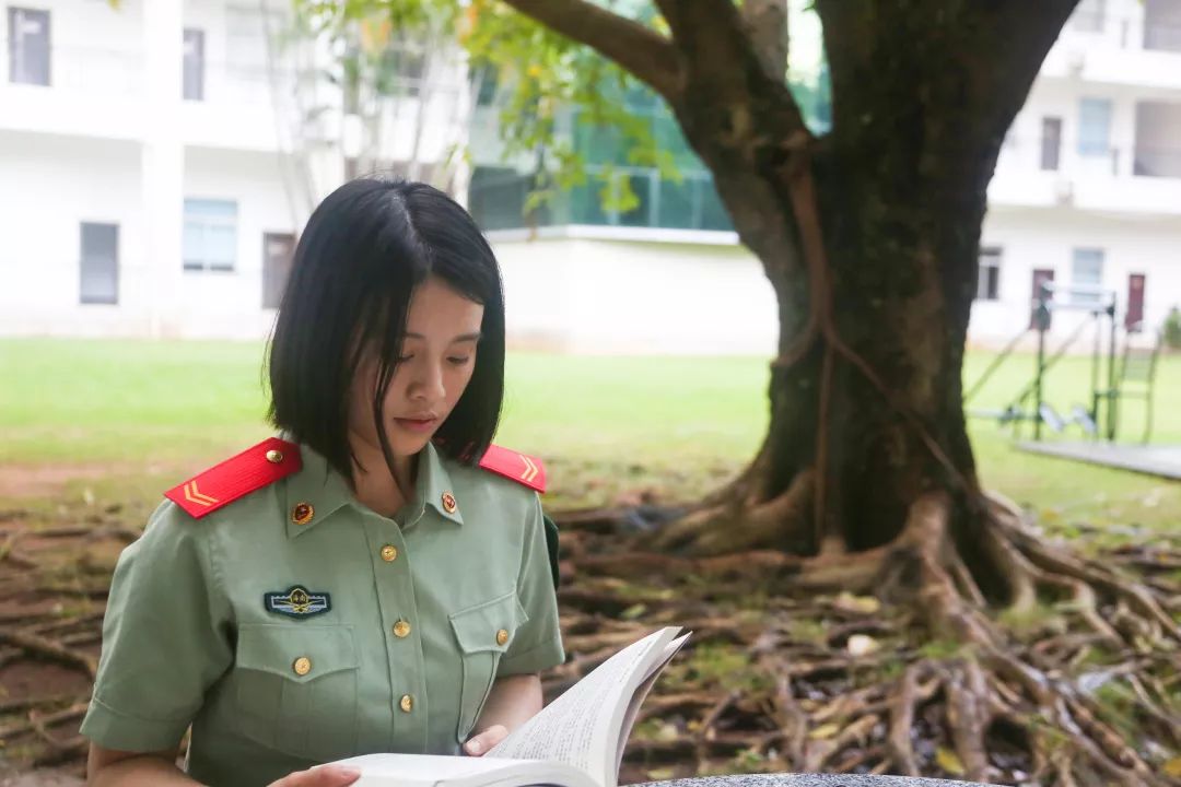 蜕变的过程很累很疼下一句,蜕变中的艰辛