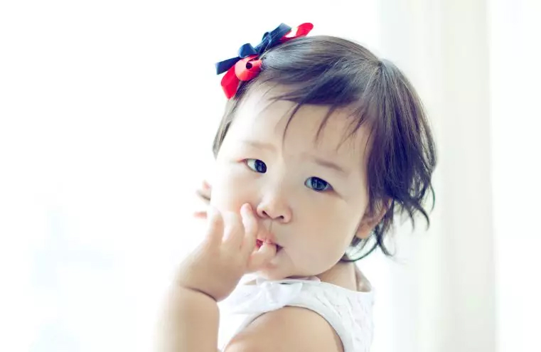 宝宝摔跤了怎么正确引导,宝宝摔跤后会有哪些反应是正常的