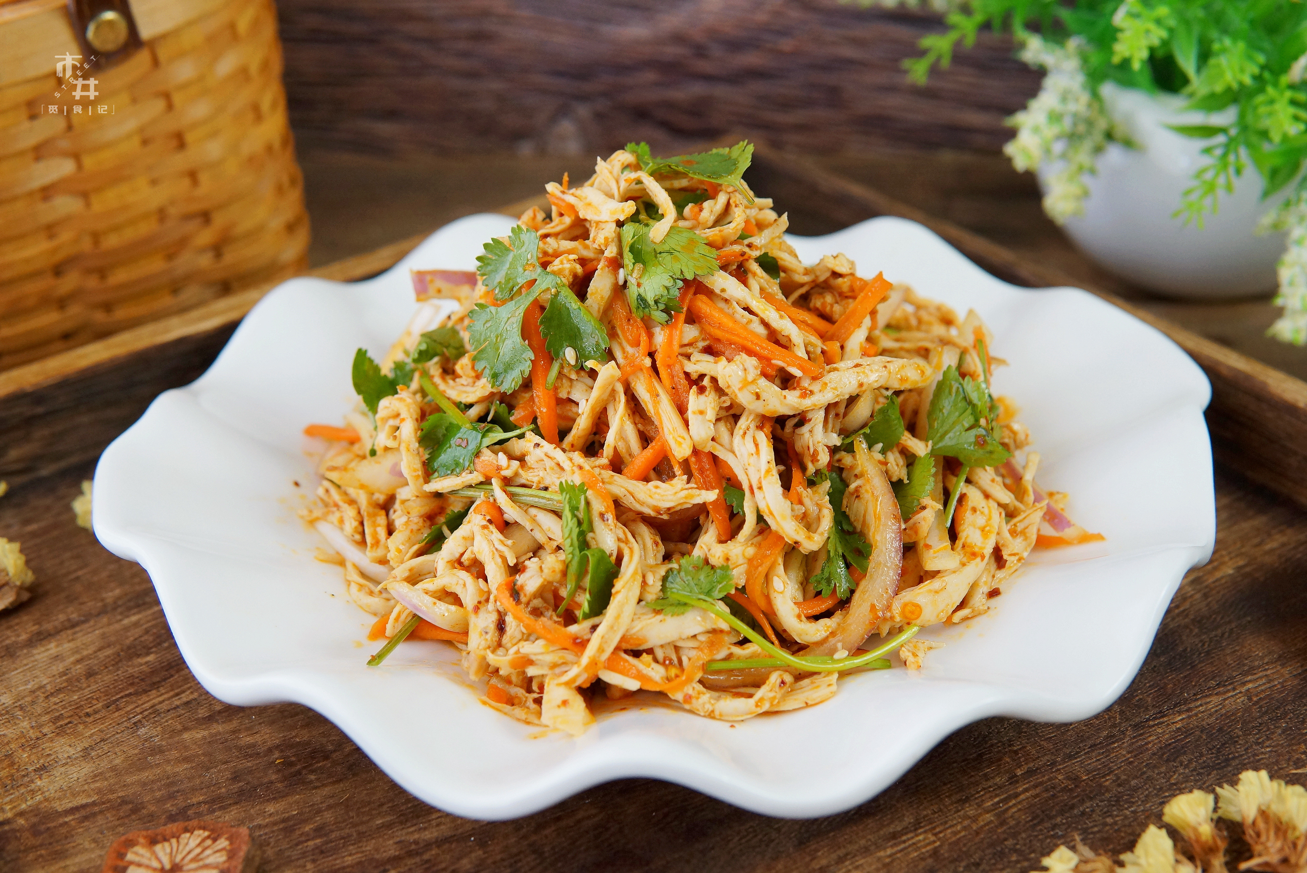 进入三伏天，饮食有讲究，推荐8道盛夏该吃的菜，应季而食更健康