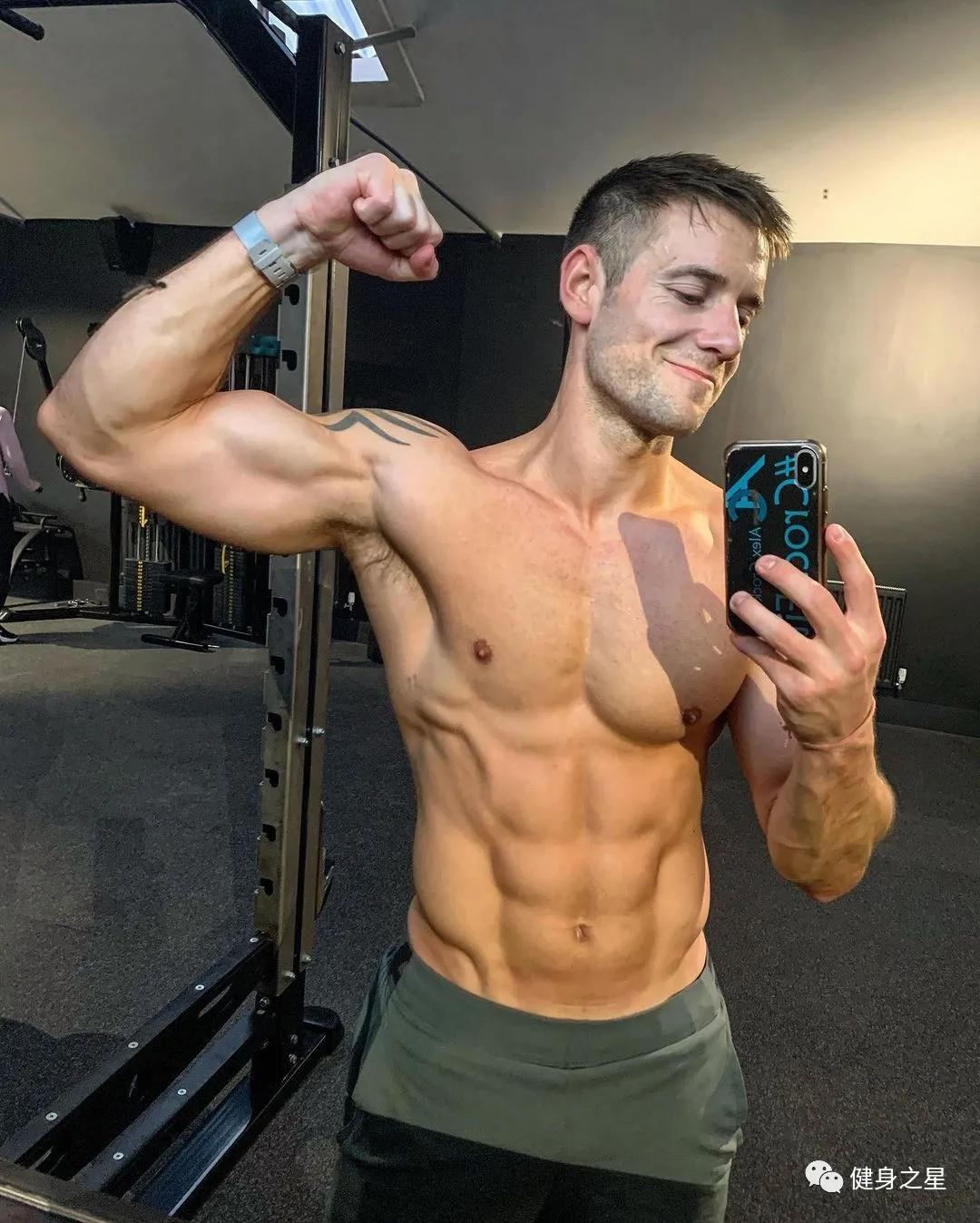 神似top的腹肌男,酷似海王的男模