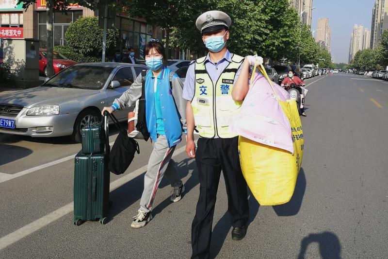 许久不见！你好校园：郑东新区中学全面复学，1.7万学子书声琅琅