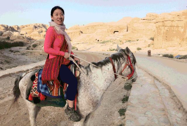 宅家30天才明白：成年人最稀缺的安全感，不是钱给的