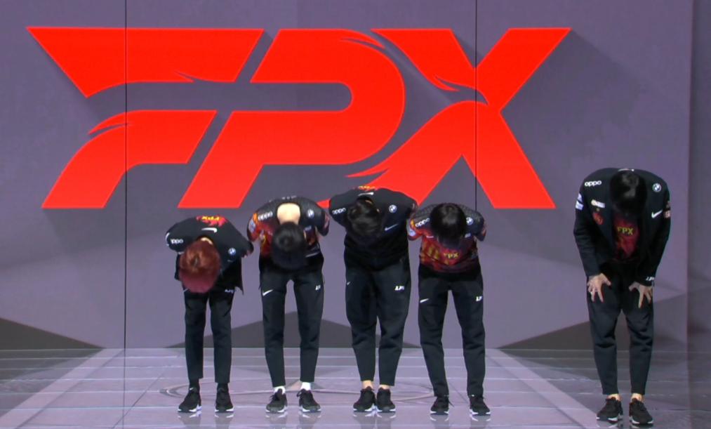 小虎看theshy格温反杀鳄鱼,小虎格温单杀theshy佛耶戈